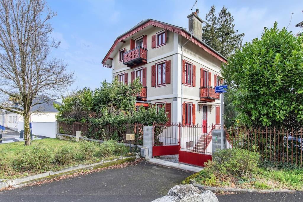 Refuge De L'Ours : T2 Equipe Avec Parking Et Wifi Apartment Bagneres-de-Bigorre Exterior photo